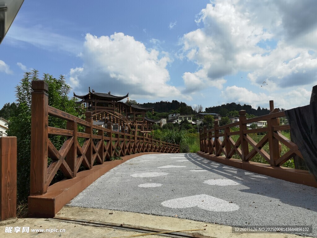 乡村木桥景观