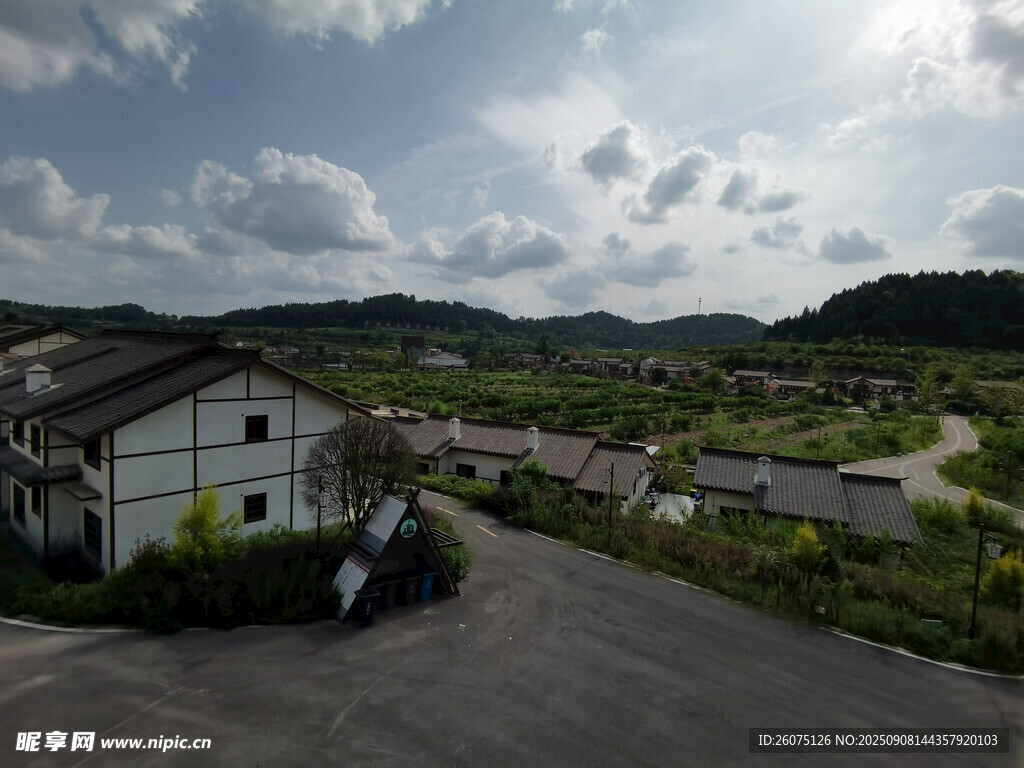 乡村宁静景致俯瞰画面