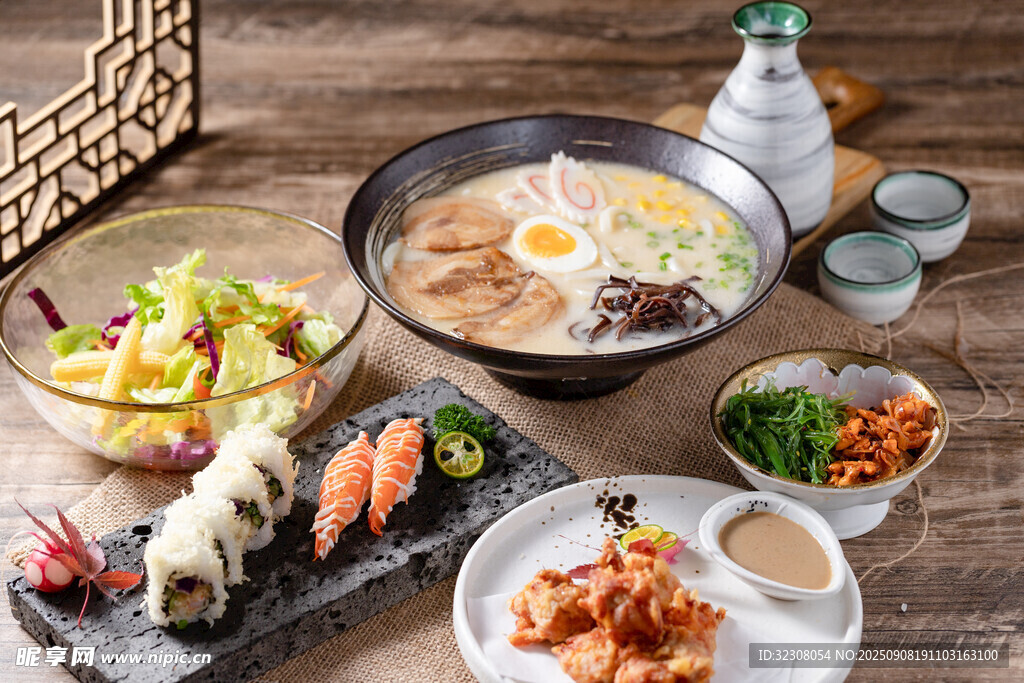 丰盛日式美食拼盘