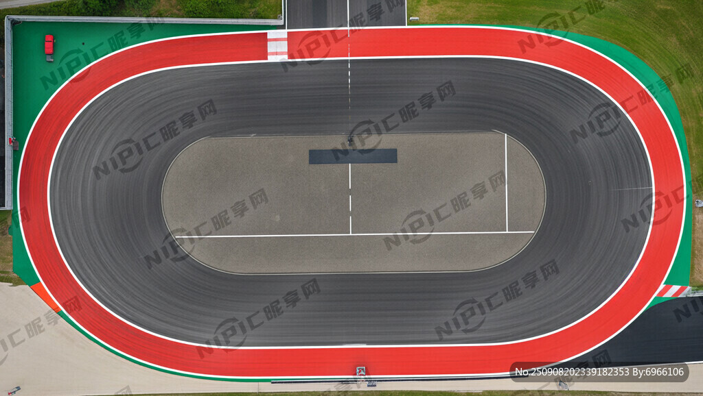 生成一张赛道的正上方往下看空中