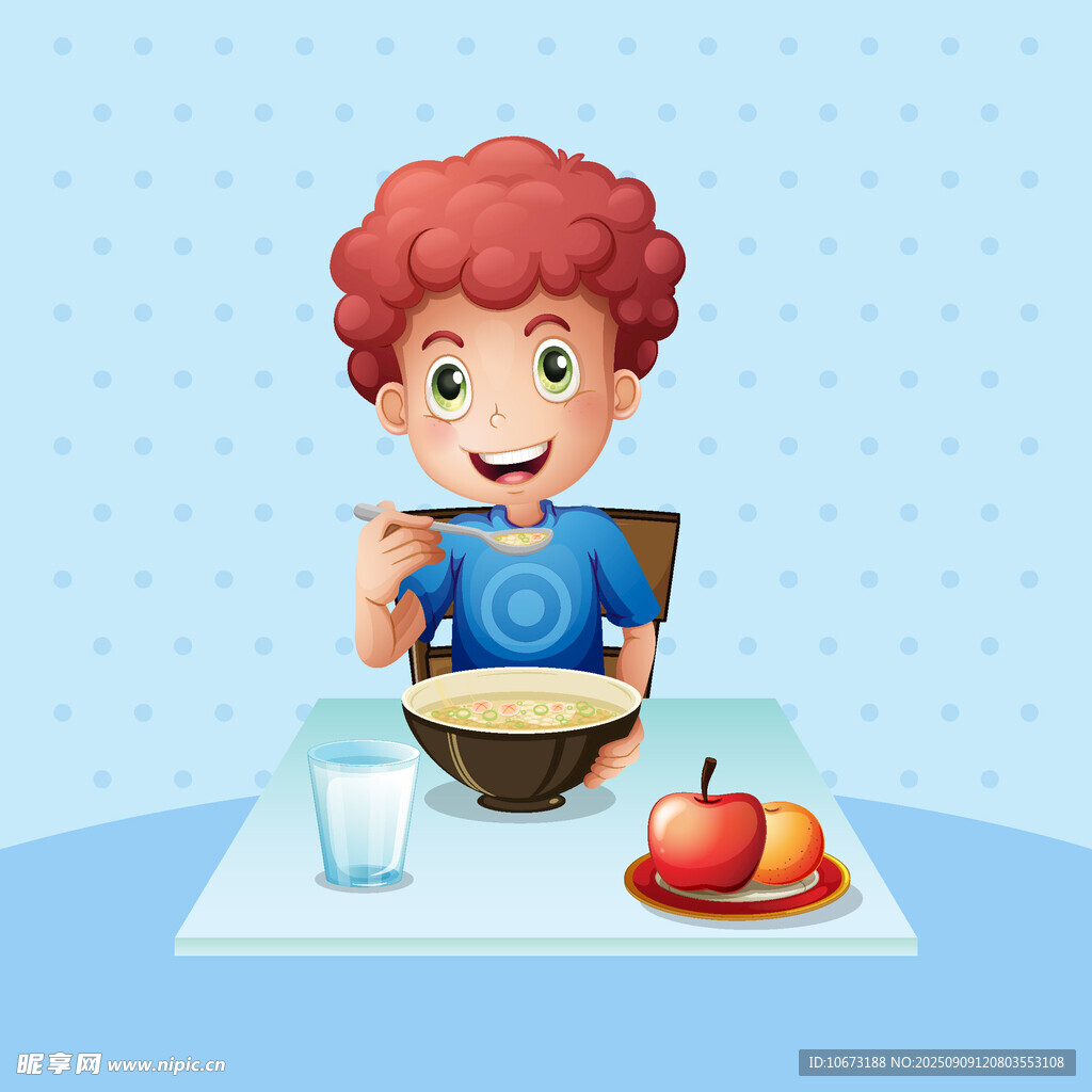 男孩开心享用早餐