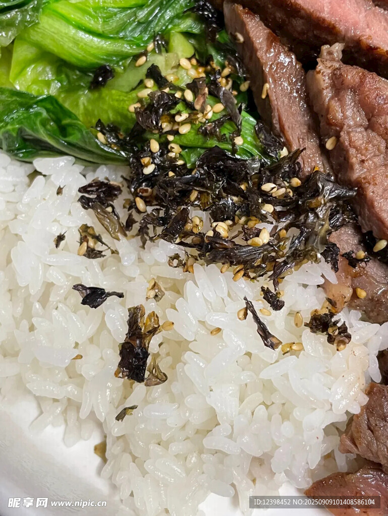 美味牛肉盖饭