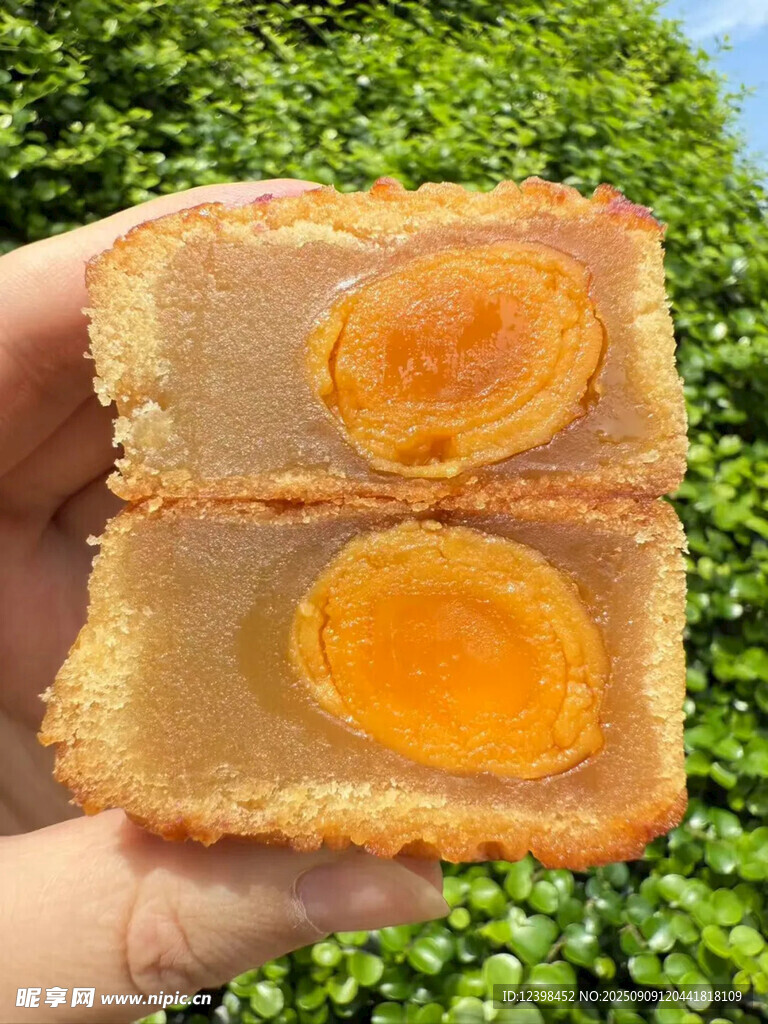 蛋黄酥月饼