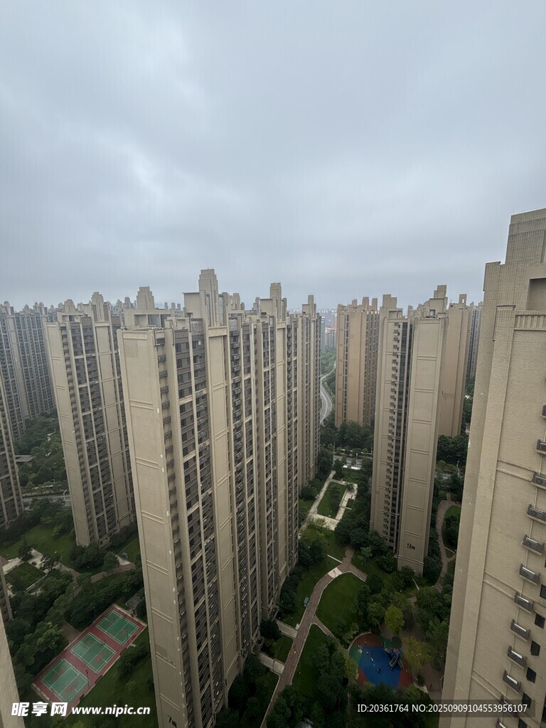 俯瞰林立高楼住宅区