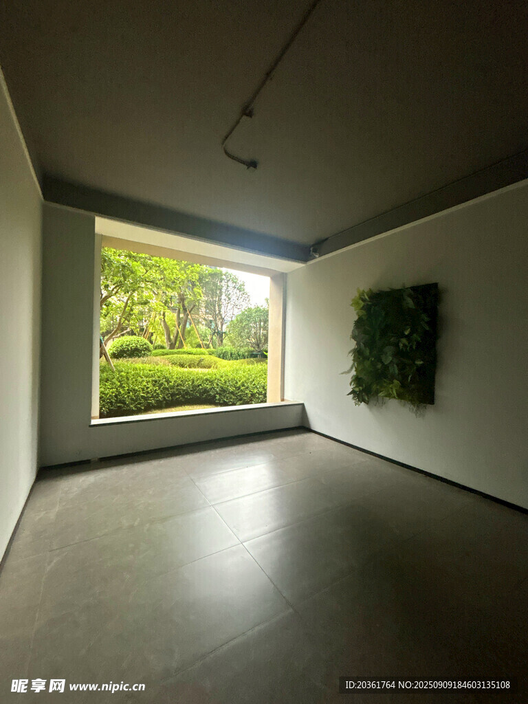 简约空旷室内