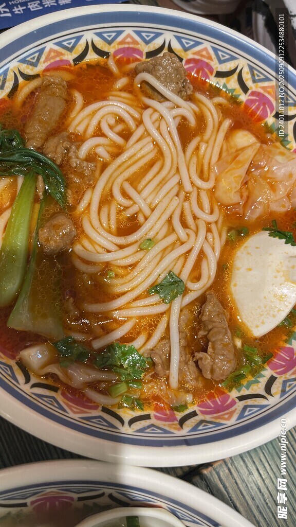 美味多彩的西红柿牛腩米粉