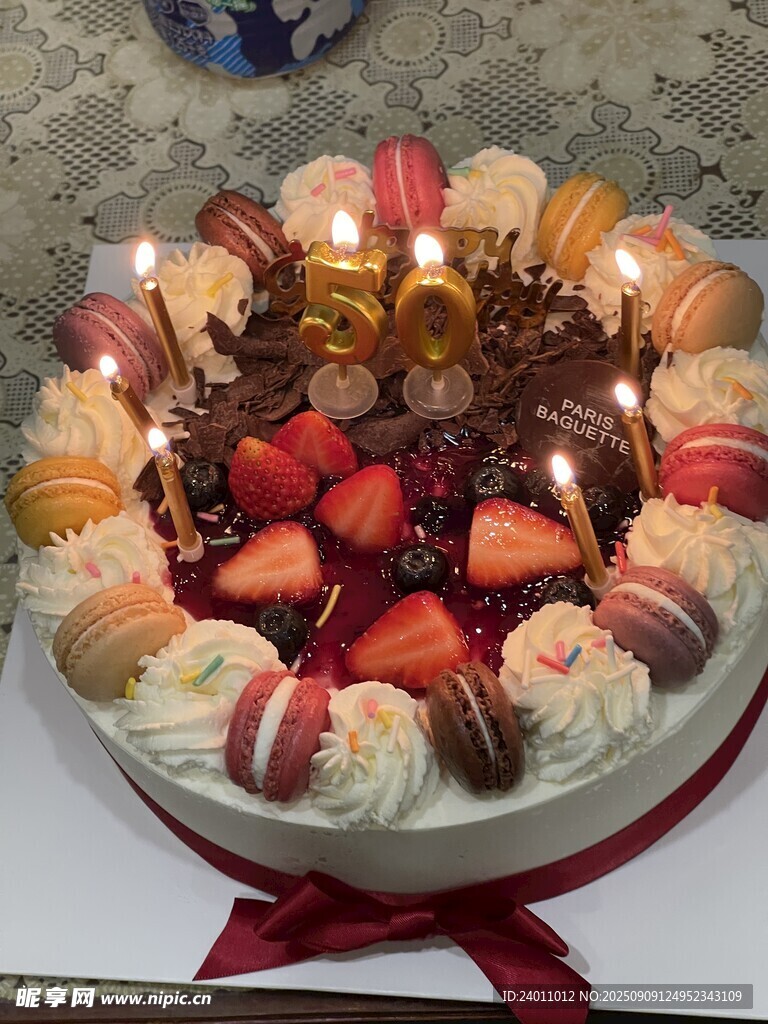 草莓巧克力生日蛋糕