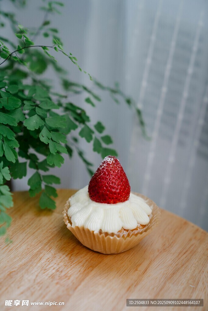 草莓奶油小甜点