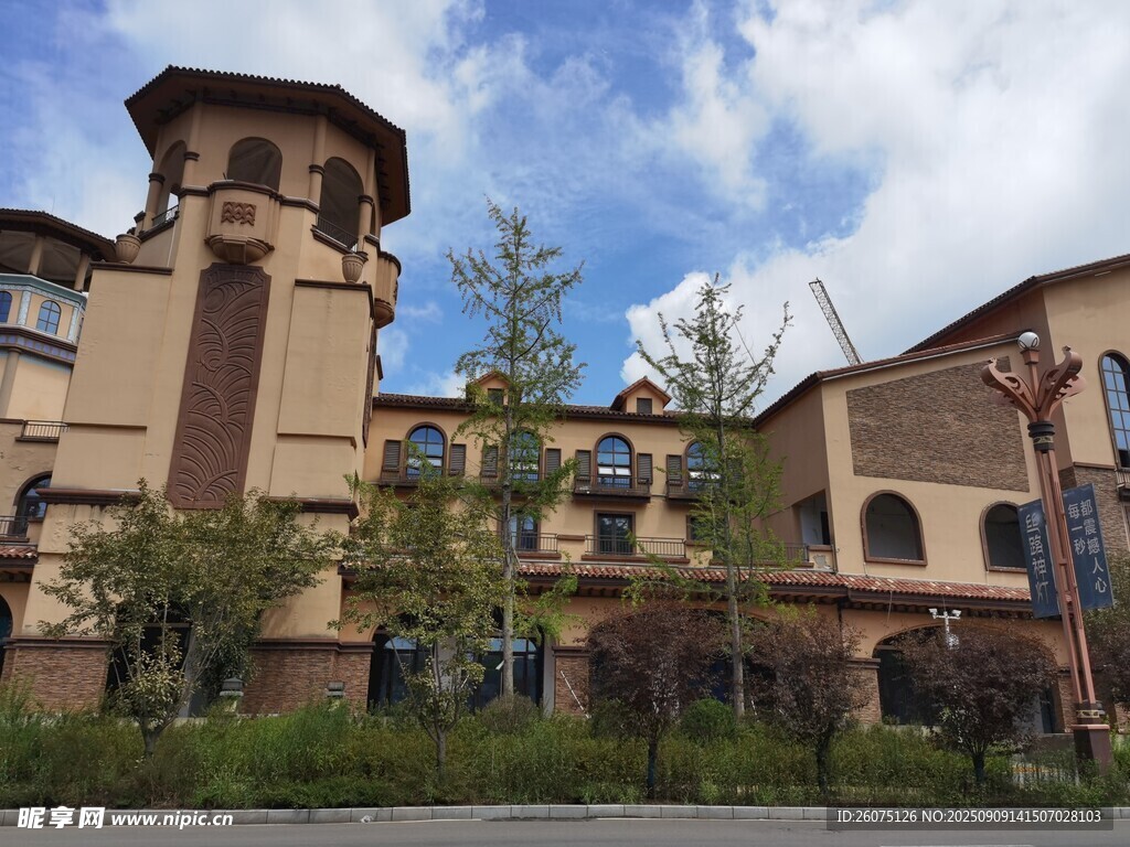 欧式风格多层建筑景观