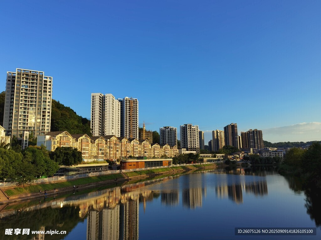 城市河畔风光美景