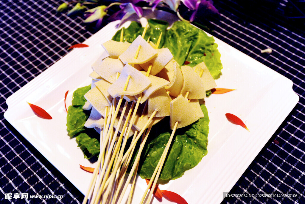 美味豆腐串摆盘精致