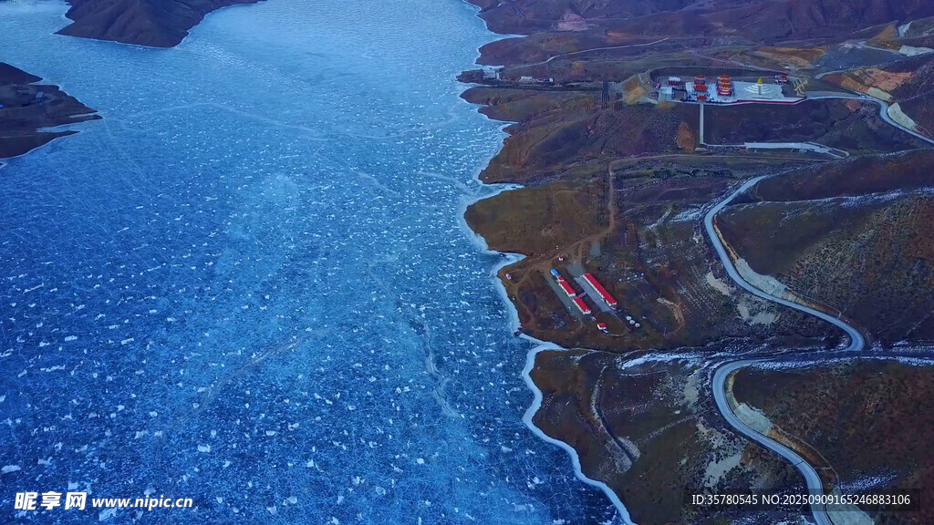 内蒙古乌兰布统晚秋山地草甸