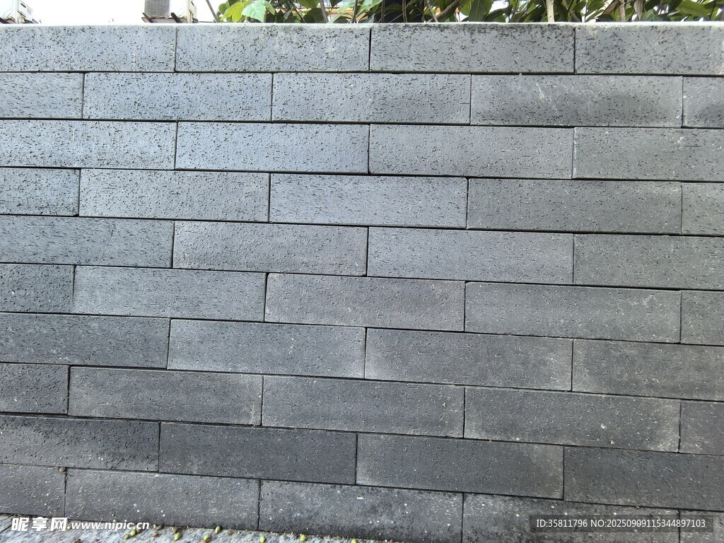 灰色砖砌墙面