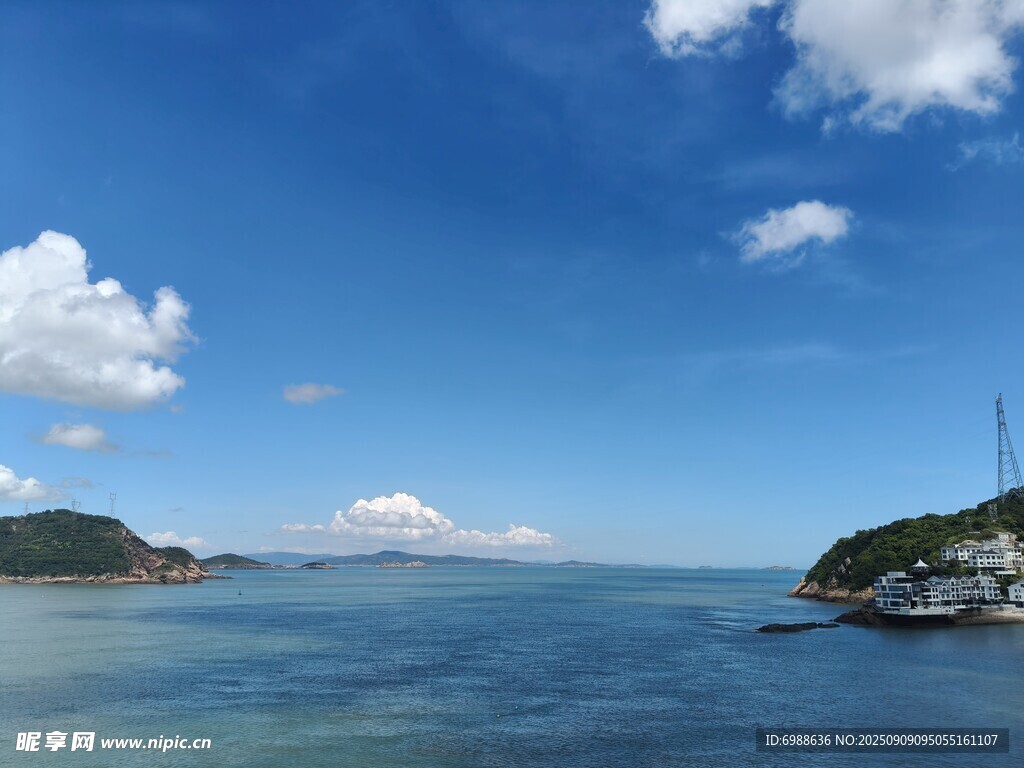 海边蓝天美景