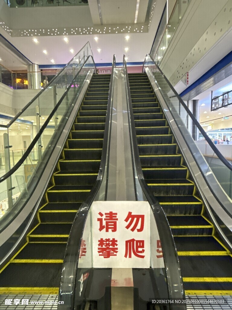 自动扶梯警示标识