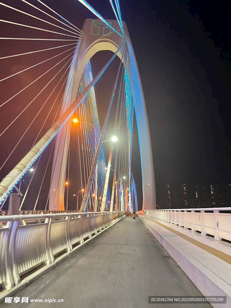 夜晚绚丽桥梁夜景