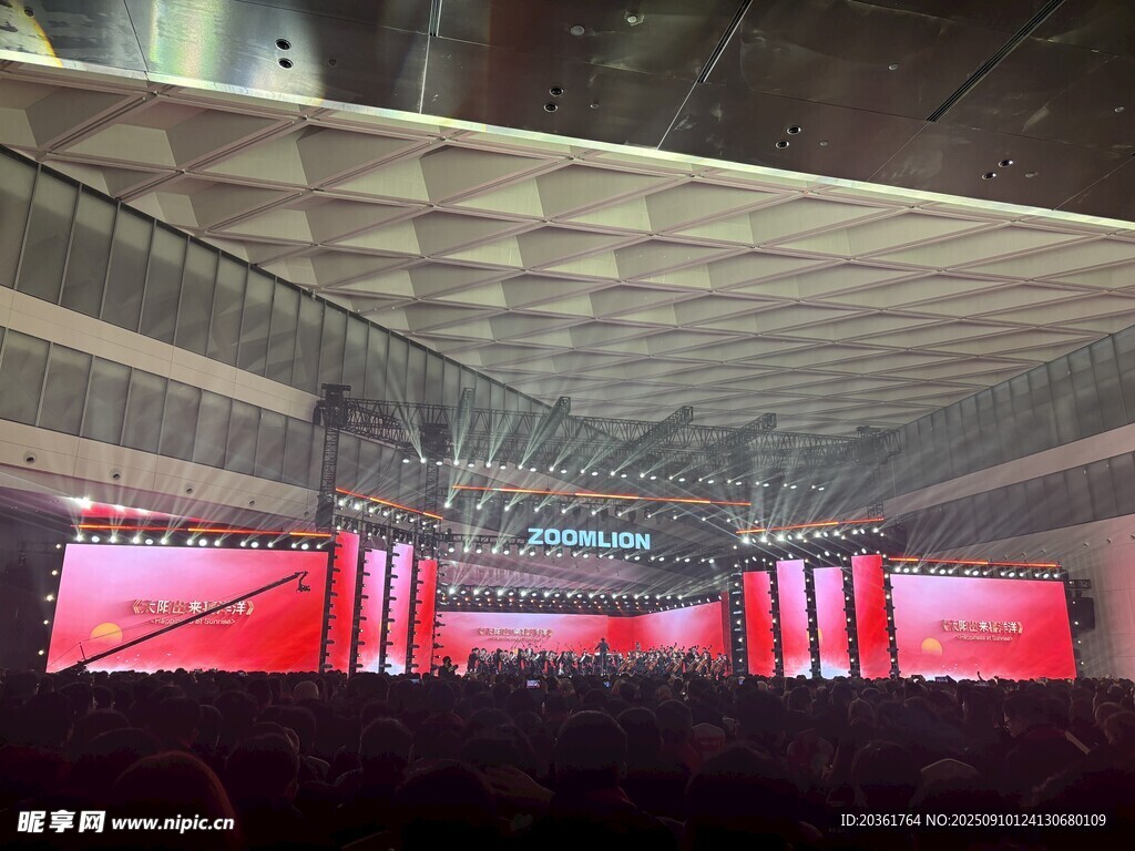 大型舞台现场灯光绚丽