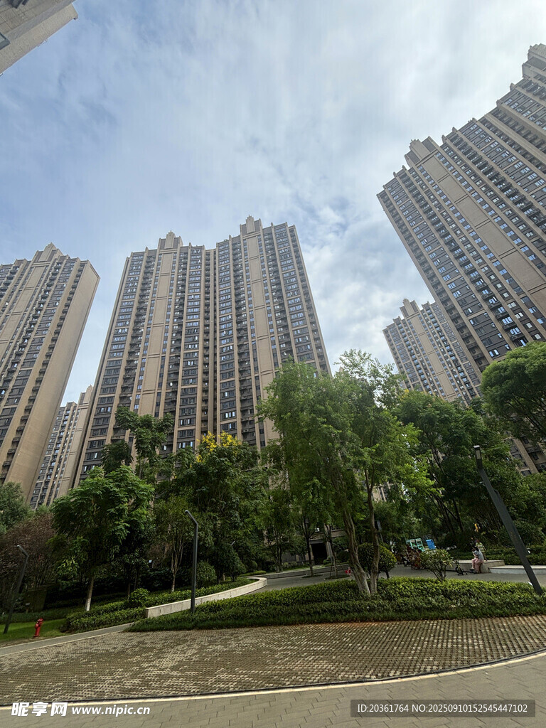 城市高楼林立的住宅区景观