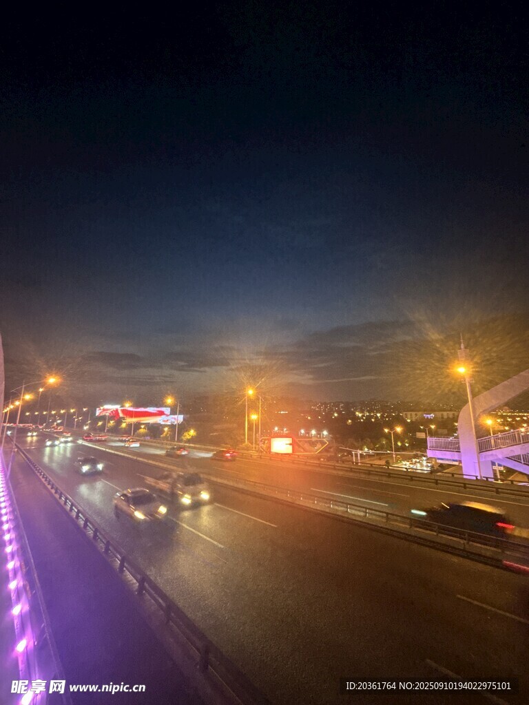 夜晚城市道路灯光美景
