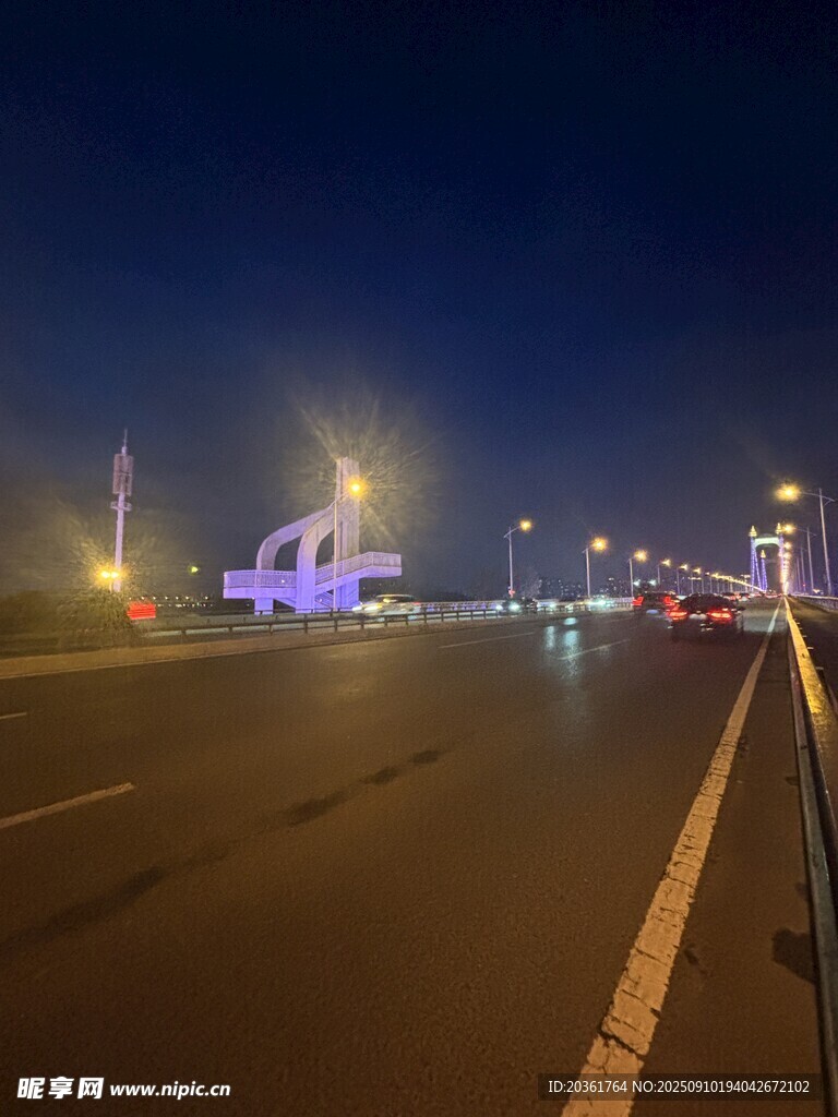夜晚城市道路夜景画面