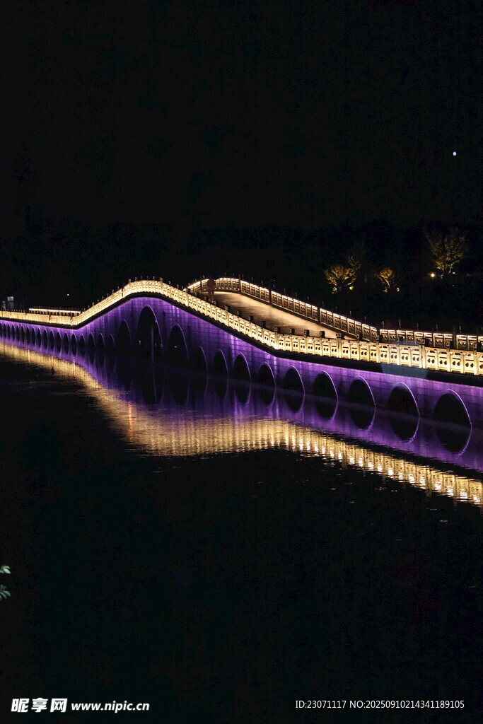 夜晚桥畔