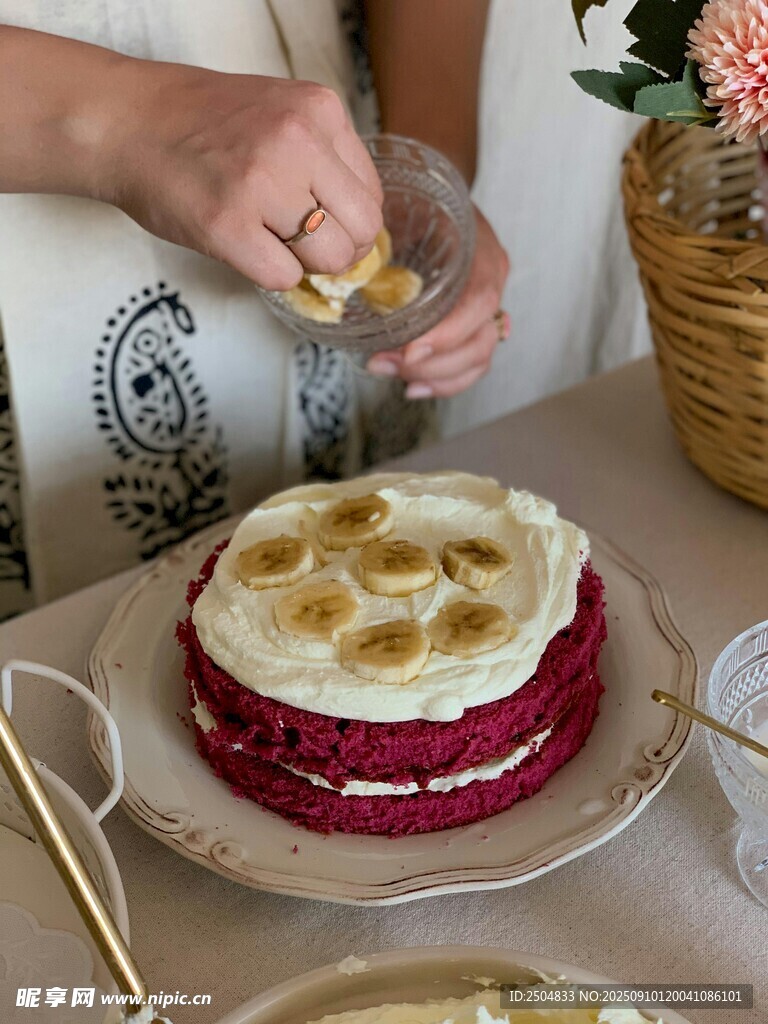 手工制作美味水果蛋糕
