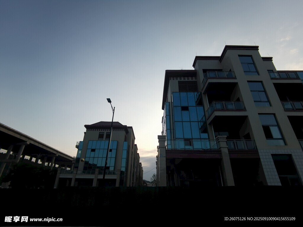 城市中的现代建筑景观