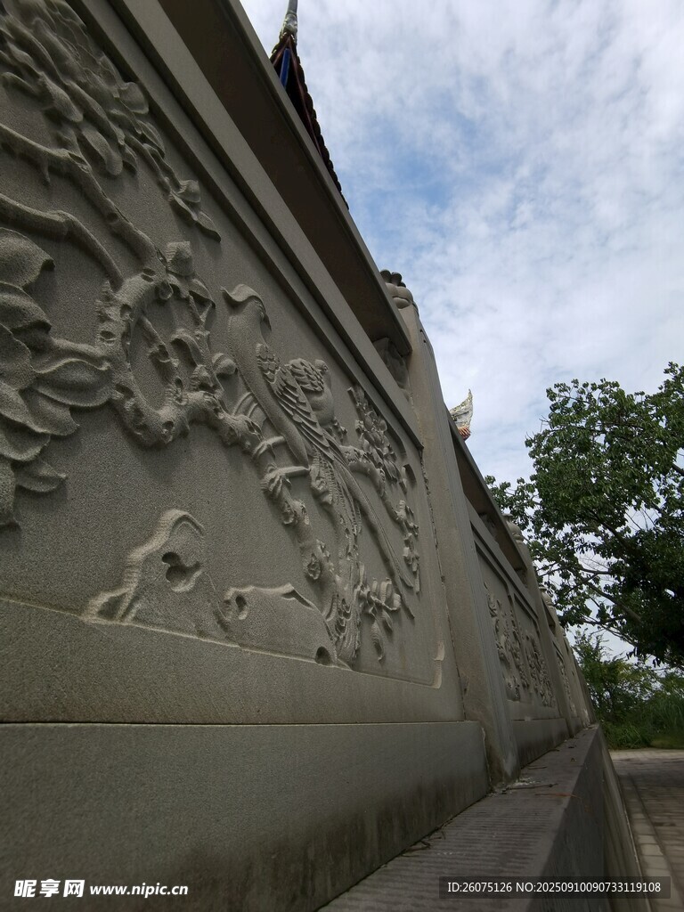 精美浮雕墙展现艺术魅力
