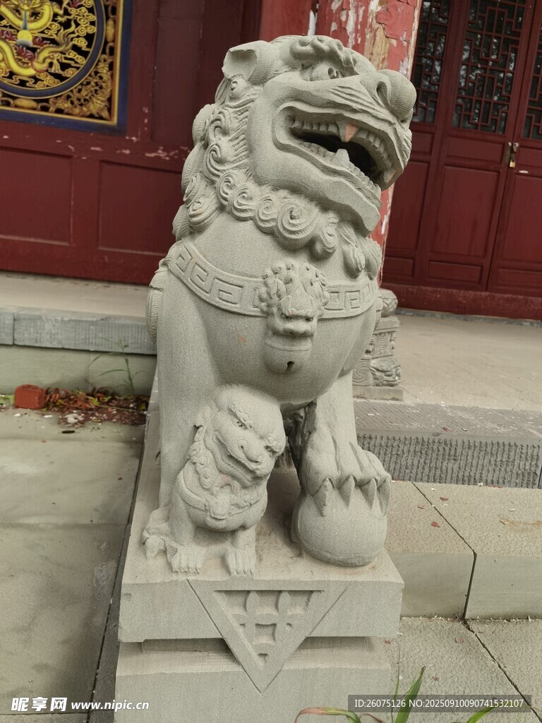中式石狮子雕塑