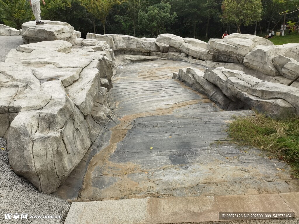园林假山景观小道