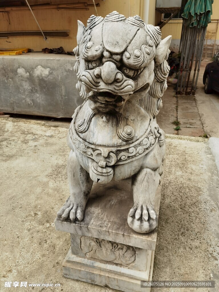 石狮子雕塑