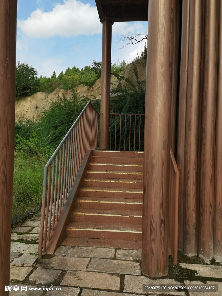 户外木质阶梯与廊架景观