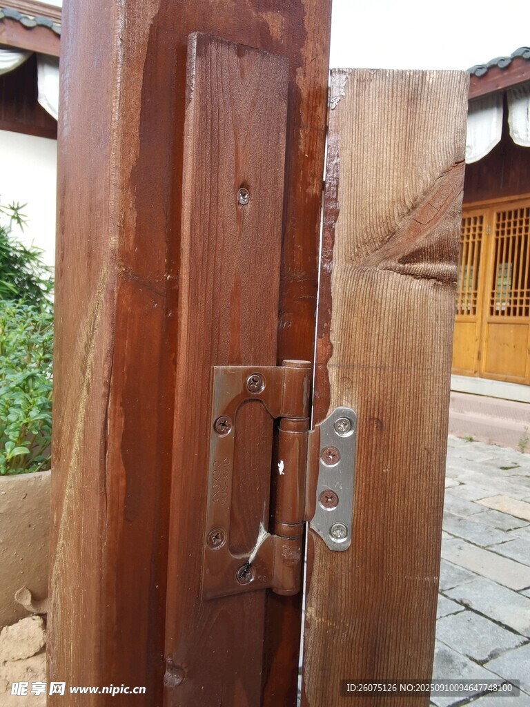 复古木门门锁细节展示