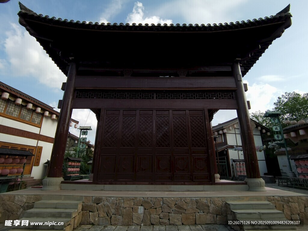 中式古建筑大门