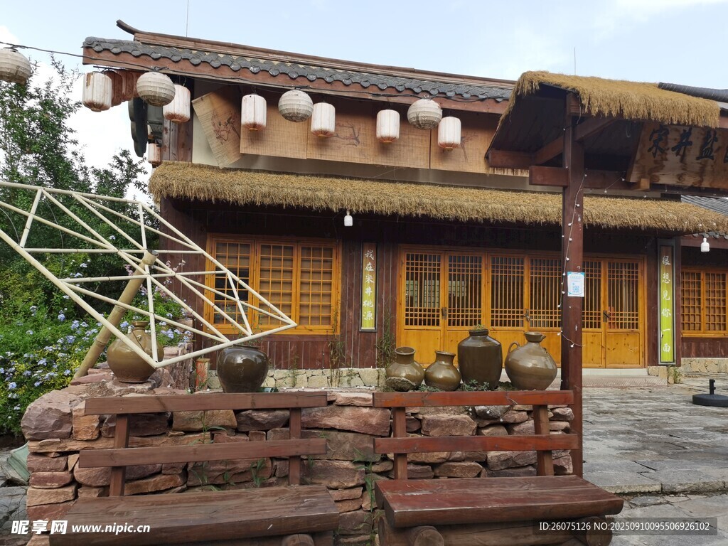 乡村木质小屋宁静闲适
