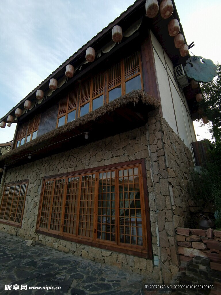 传统中式风格的古朴建筑