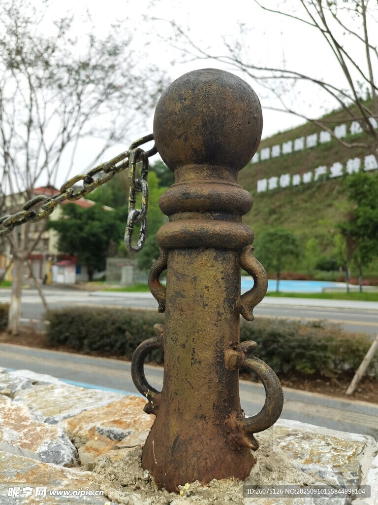 古老铸铁系船柱