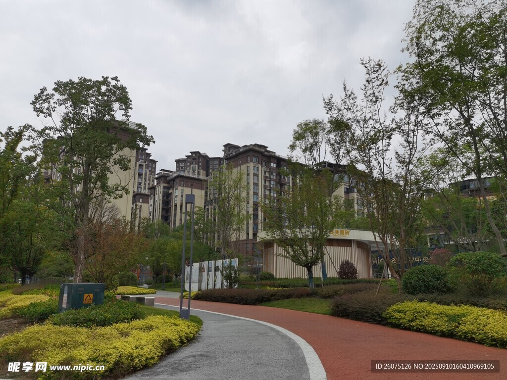 优雅小区景观道路及建筑