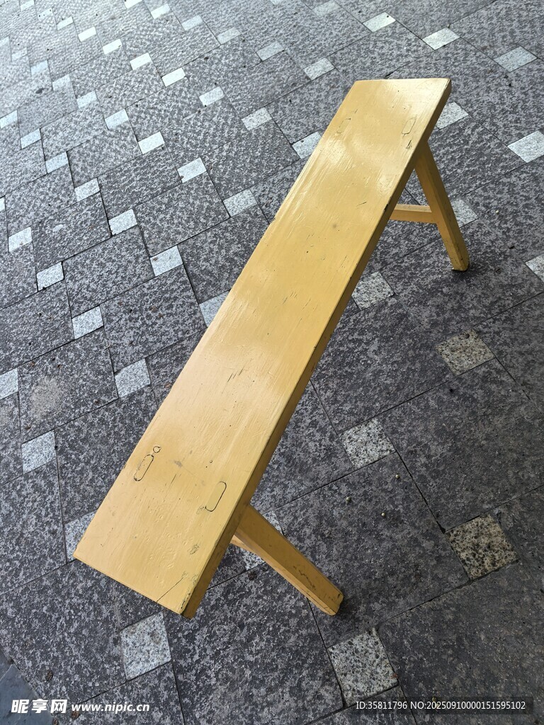 简约木质长凳 现代风设计