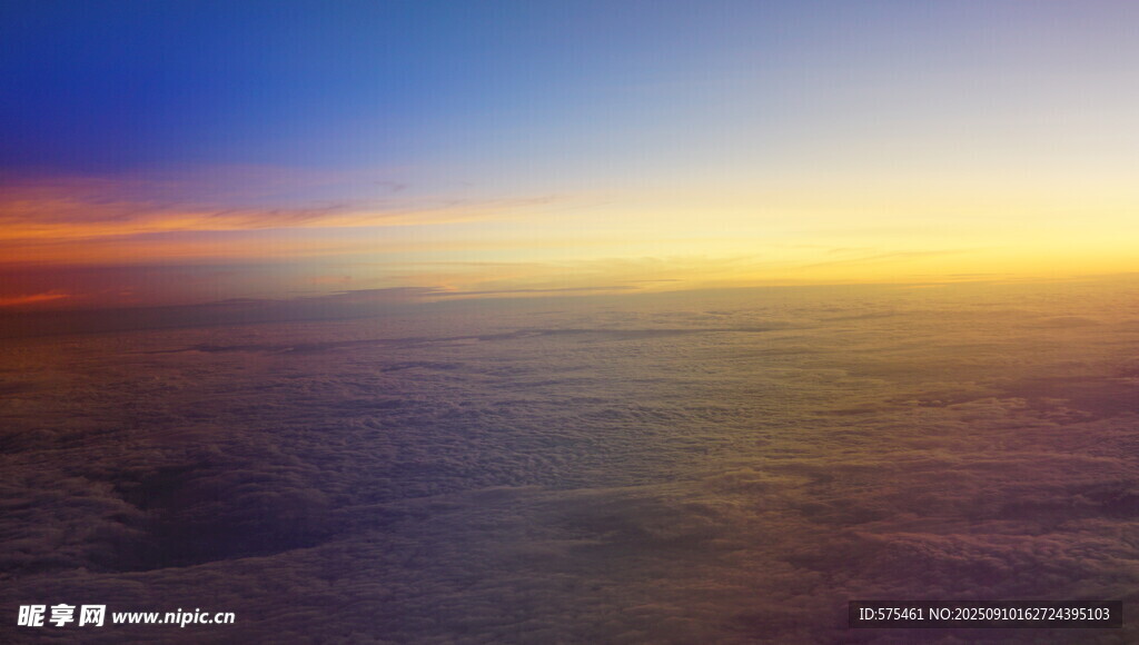 飞机 高空云海日出壮丽景观
