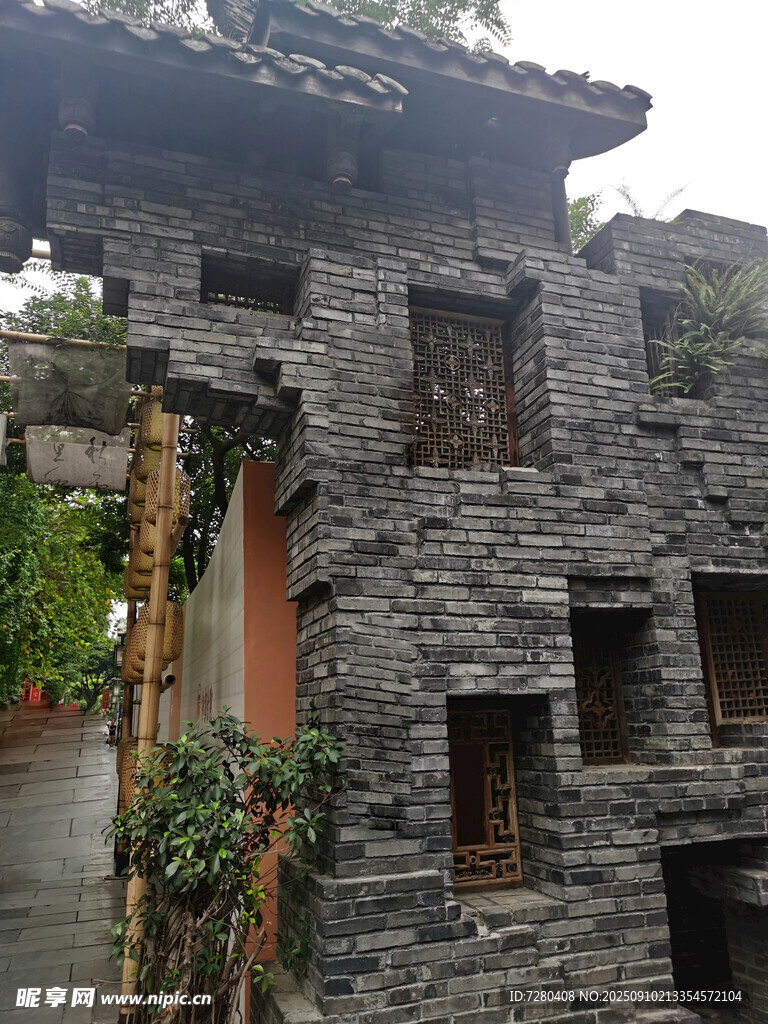 古朴石砌小屋