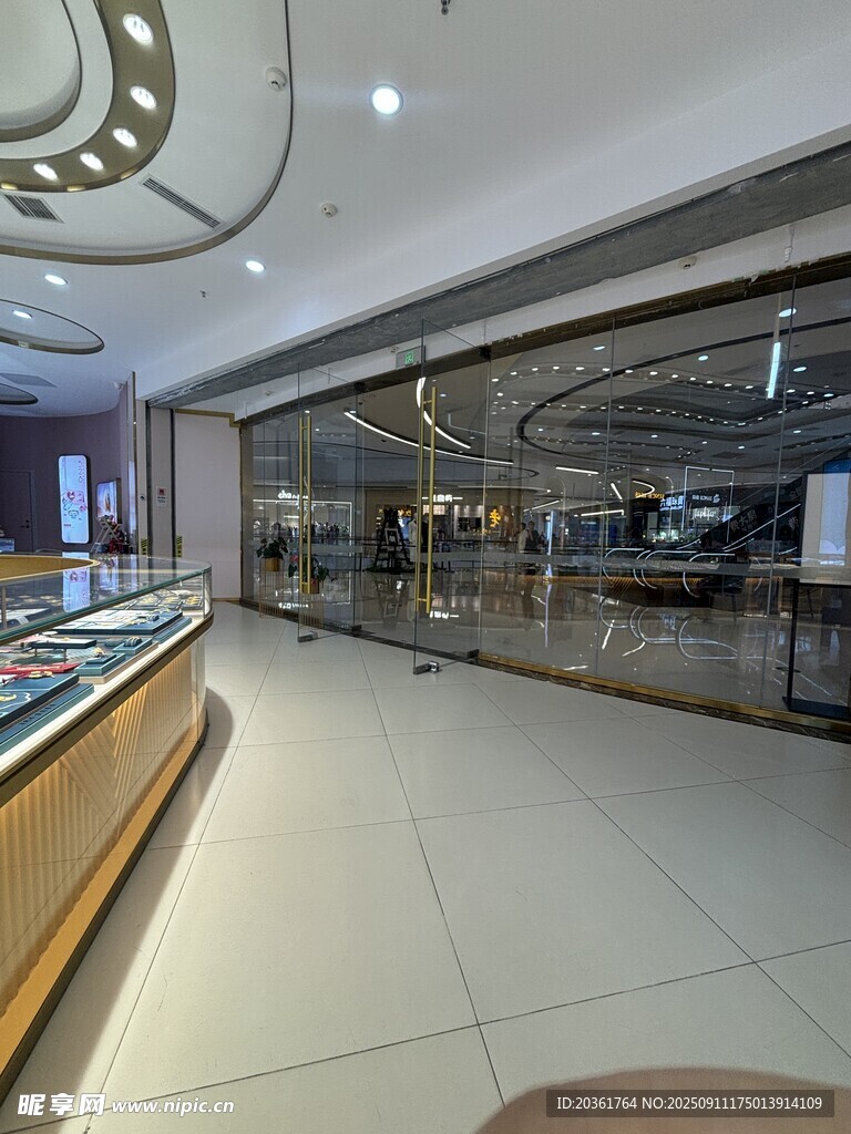 现代珠宝店室内空间展示