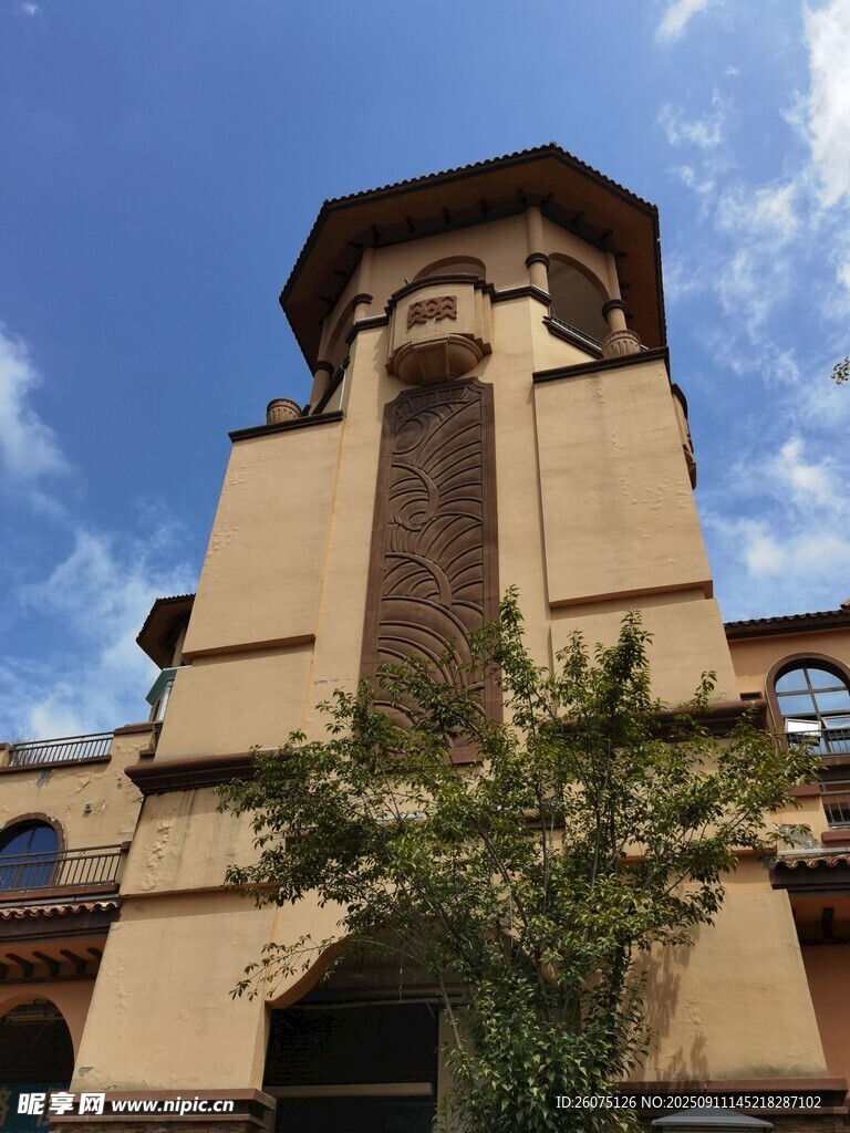 古老钟楼建筑外观