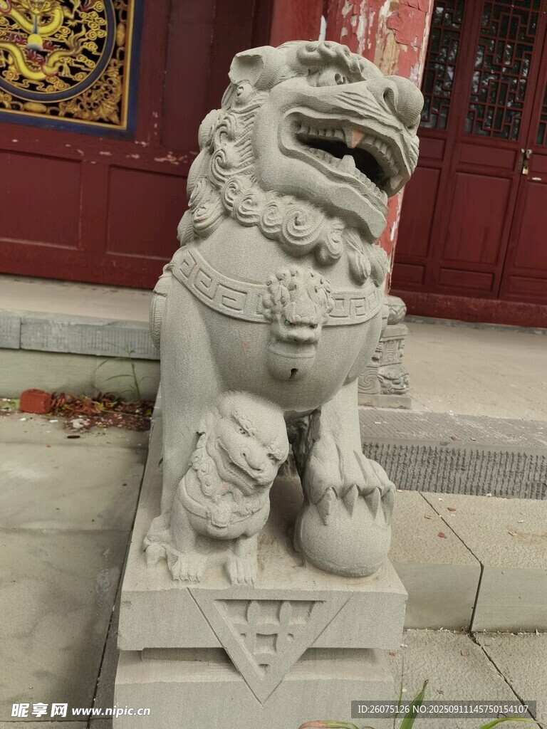 石狮子雕像