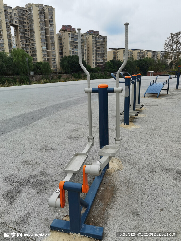 户外健身器材
