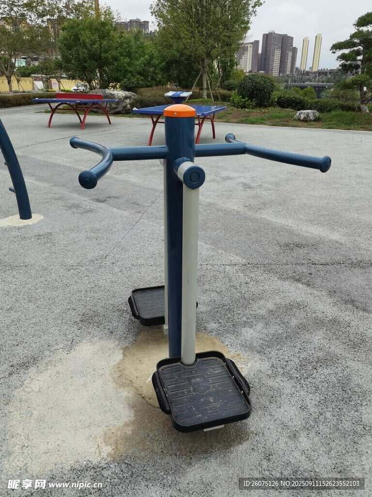 户外健身器材之漫步机