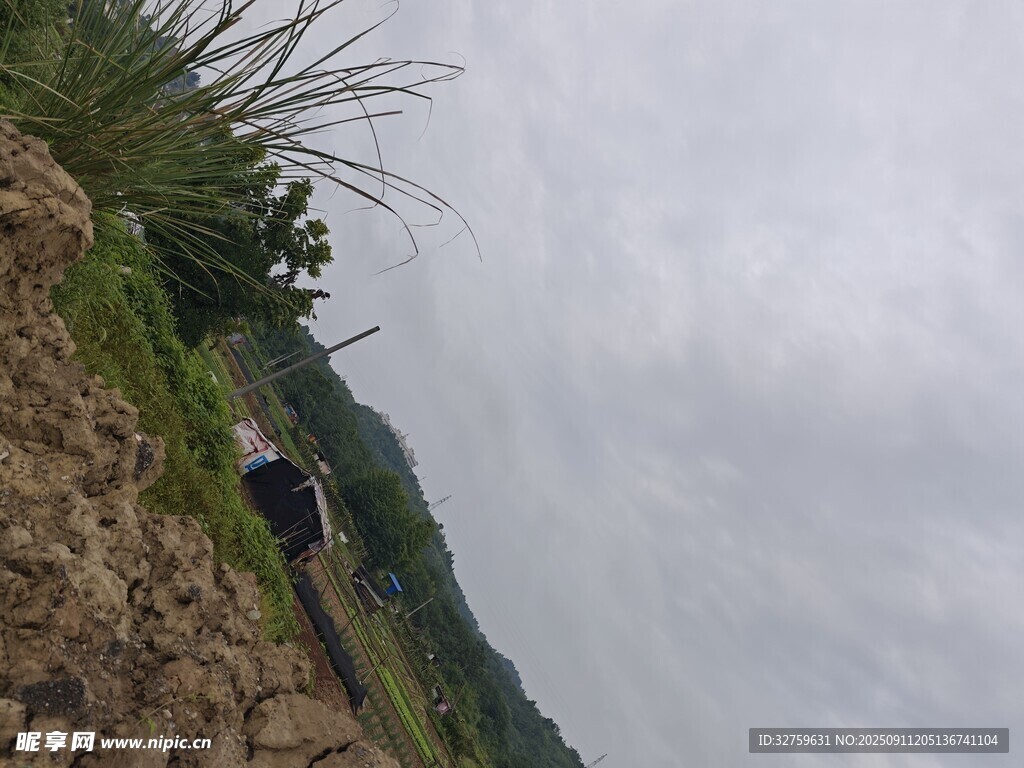 山间徒步者 