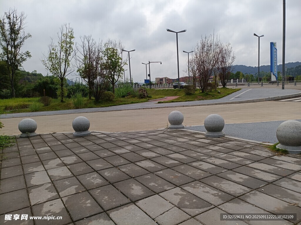 城市广场铺砖景观