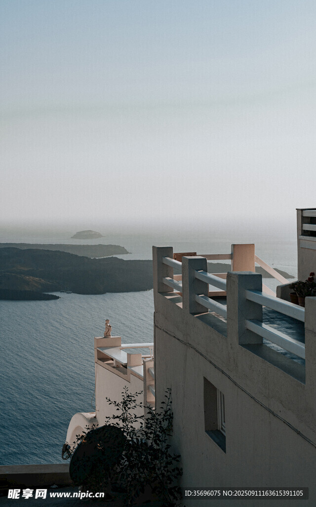 海边城堡露台风景