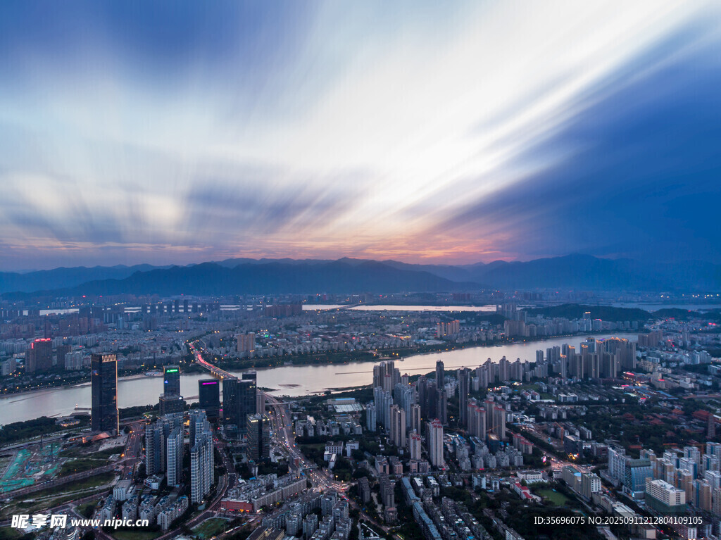 夕阳下的福州闽江岸